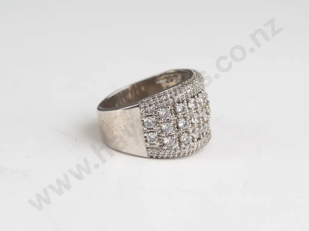 silver cz ring stamped 925 Image 1++