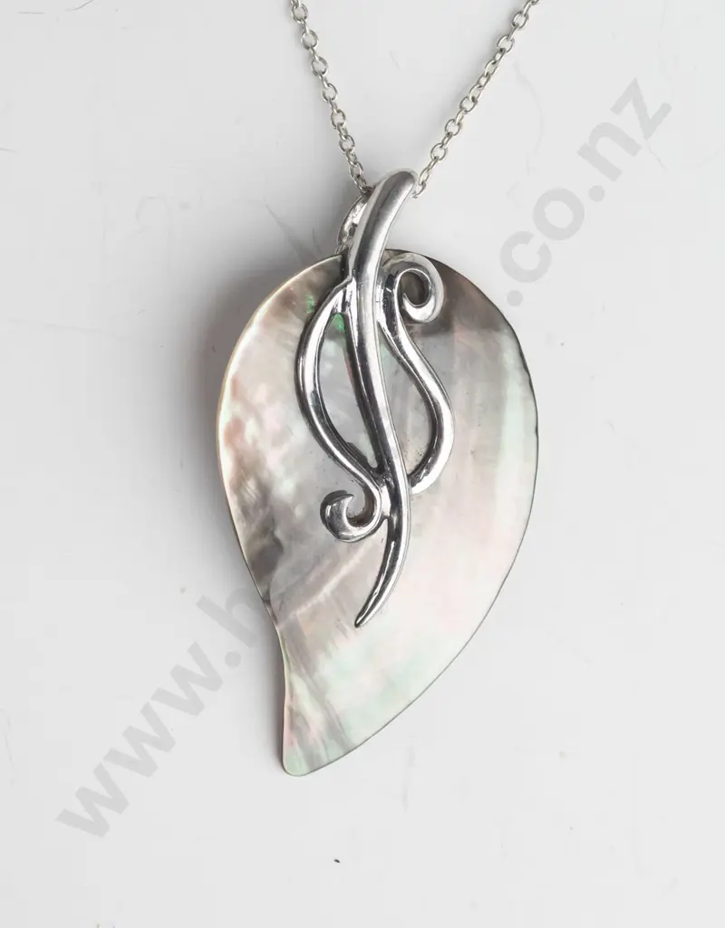 mother of pearl necklace chain stamped 925 Image 1++