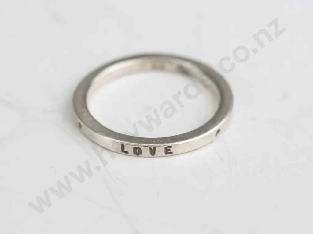 silver ring engraved 'love, hope, faith'   stamped 925 Image 1++