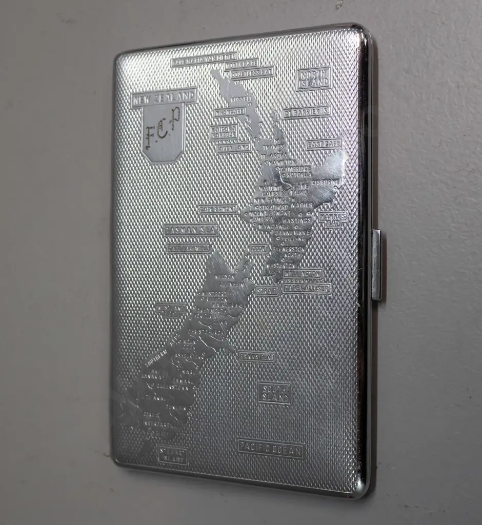 retro souvenir silver plated cigarette case with New Zealand map, marked Har-Bro England inside 130 x 85 Image 1++