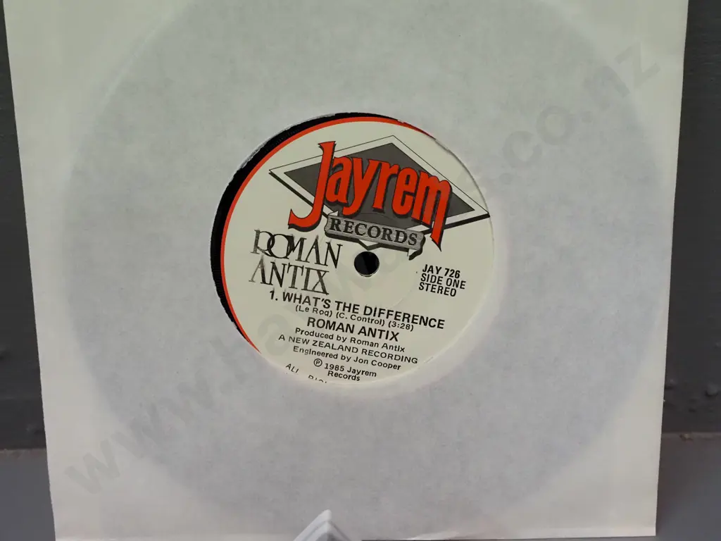 45 RPM single - Roman Antix - What's The Difference / Shoulda Known Better - 1985 Jayrem Image 1++