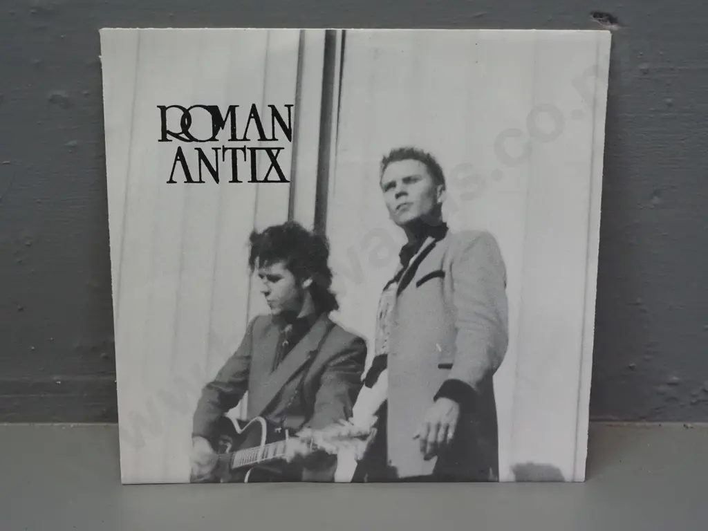 45 RPM single - Roman Antix - What's The Difference / Shoulda Known Better - 1985 Jayrem Image 1++