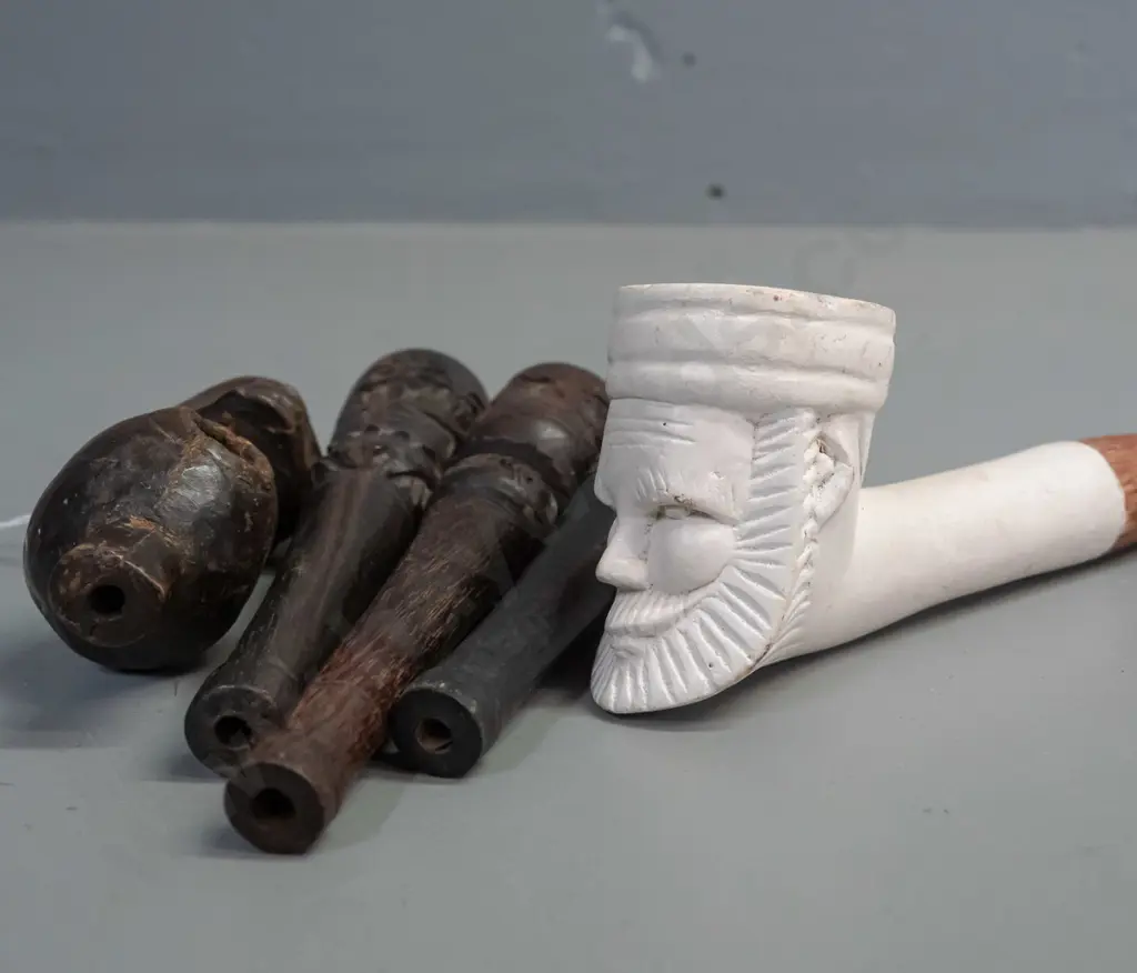 5 smoking pipes - 3 carved wood from Afghanistan, Meerschaum clay and timber figural from Somalia L-180 and a small Image 1++