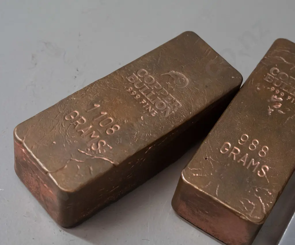 3 metal ingots - 2 copper (1108g and 988g) and 1 aluminium 430g. Copper approx. 100 x 40 x 30 Image 1++