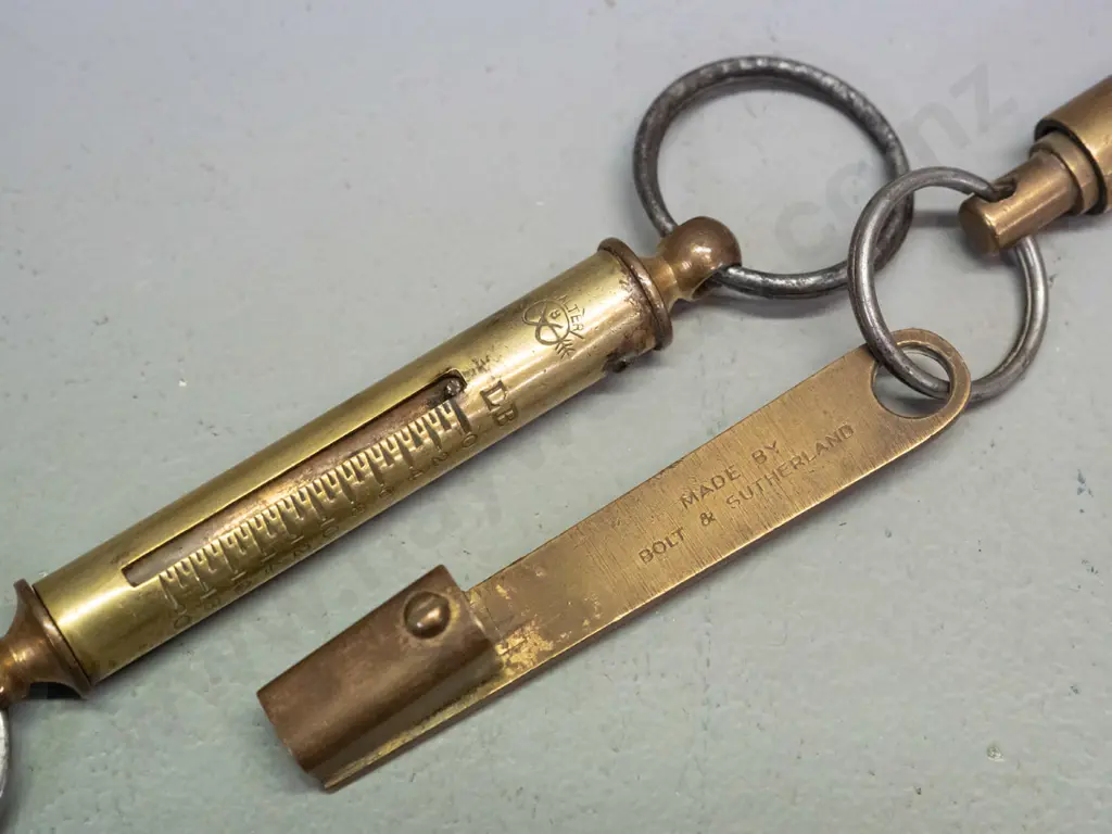 vintage paper weighing scale marked Leunig & Co / Demy, base plate hard to read, also marked Demy, and 2 small Image 1++