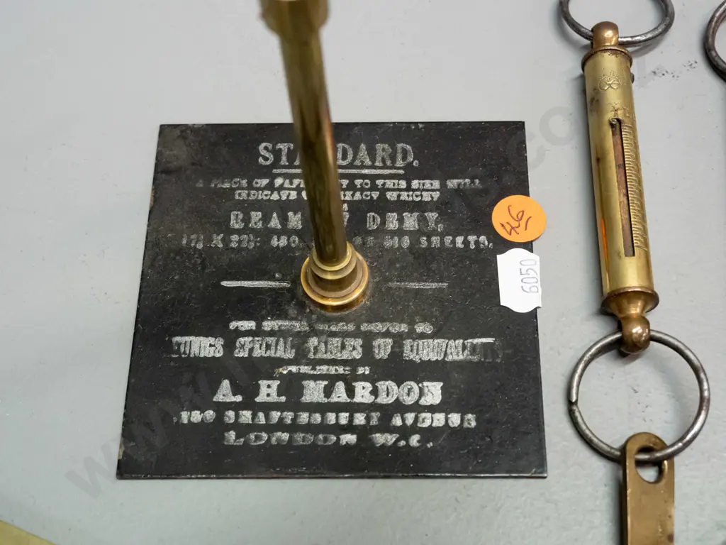 vintage paper weighing scale marked Leunig & Co / Demy, base plate hard to read, also marked Demy, and 2 small Image 1++