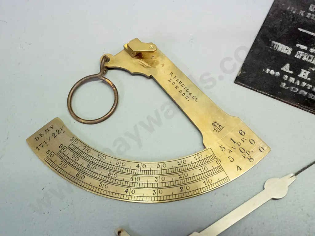 vintage paper weighing scale marked Leunig & Co / Demy, base plate hard to read, also marked Demy, and 2 small Image 1++