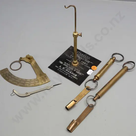 vintage paper weighing scale marked Leunig & Co / Demy, base plate hard to read, also marked Demy, and 2 small