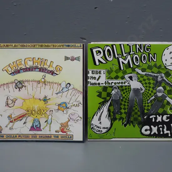 45 RPM single - The Chills - Rolling Moon / Flamethrower - Flying Nun 1982 and an EMPTY sleeve for the Chills 45 Great