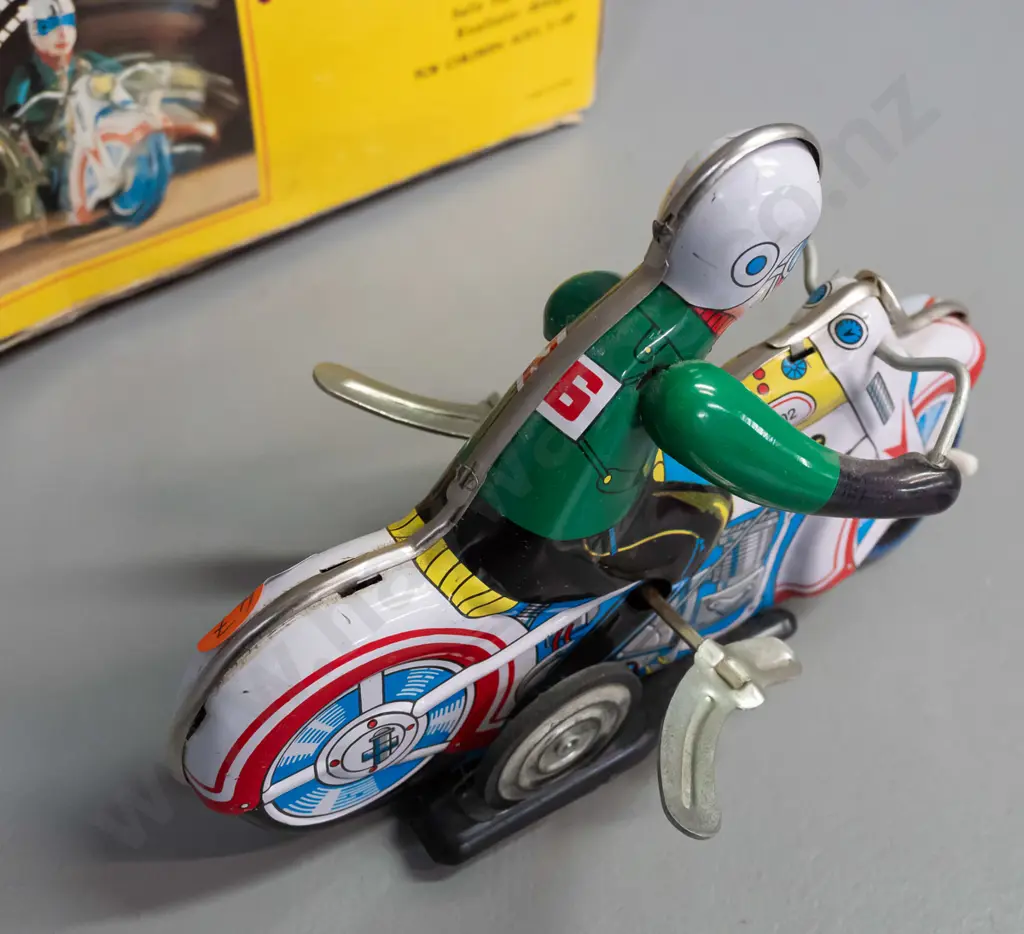 wind-up tin toy motorcycle with built-in winding keys H-130 L-190, with original box - made in China Image 1++