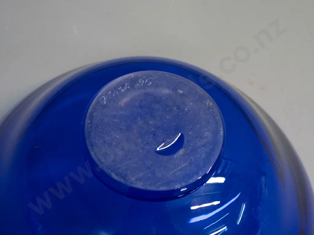Gary Nash NZ art glass bowl - cobalt blue with red rim, signed Nash, dated '95 - H130 D260 Image 1++