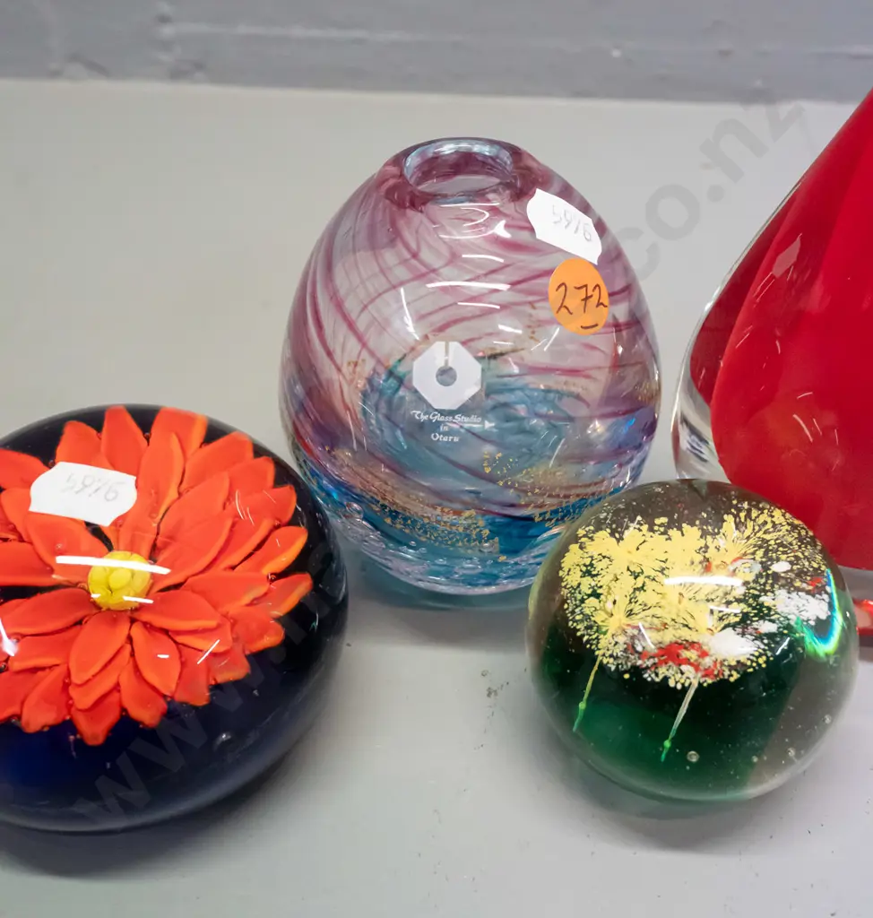 5 art glass items - 2 paperweights, small vase with The Glass Studio Otaru (Japan)and 2 red and clear teardrop ornaments Image 1++