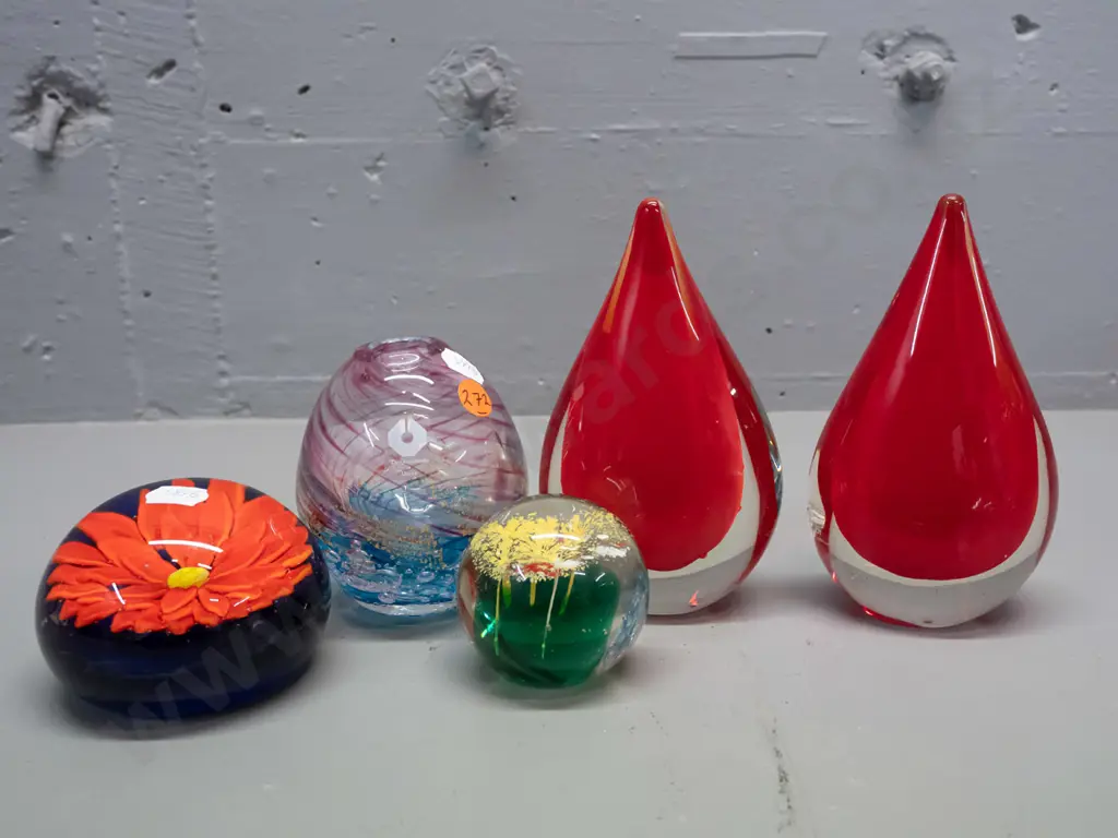 5 art glass items - 2 paperweights, small vase with The Glass Studio Otaru (Japan)and 2 red and clear teardrop ornaments Image 1++