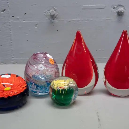 5 art glass items - 2 paperweights, small vase with The Glass Studio Otaru (Japan)and 2 red and clear teardrop ornaments