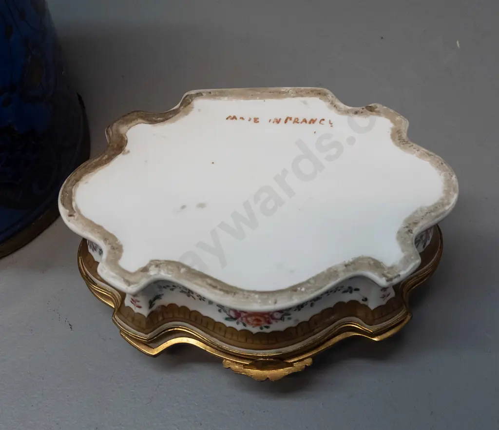 French porcelain jewellery casket with gold metal decoration, painted floral decoration inside and out, and a Moroccan Image 1++