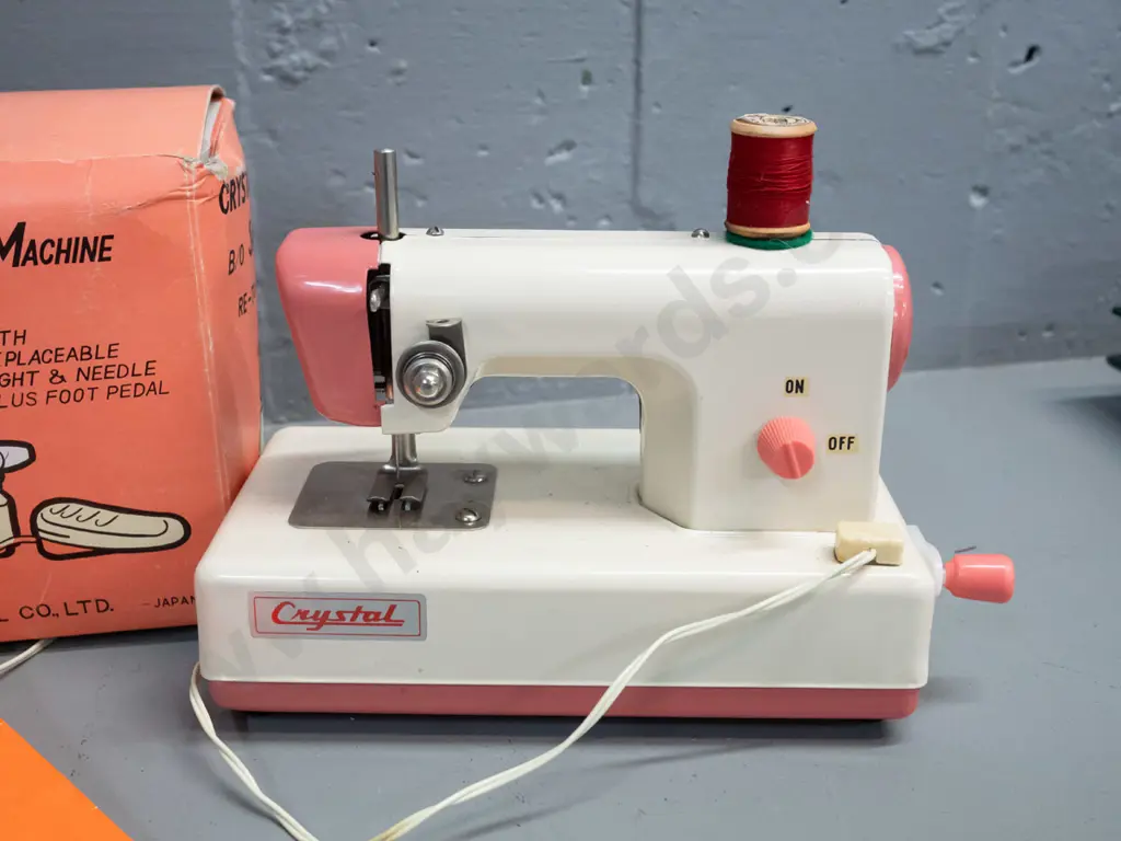 vintage "Crystal" toy sewing machine with original box, cotton spool, booklet, etc. - H-140 L-170 Image 1++