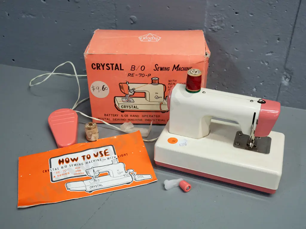 vintage "Crystal" toy sewing machine with original box, cotton spool, booklet, etc. - H-140 L-170 Image 1++