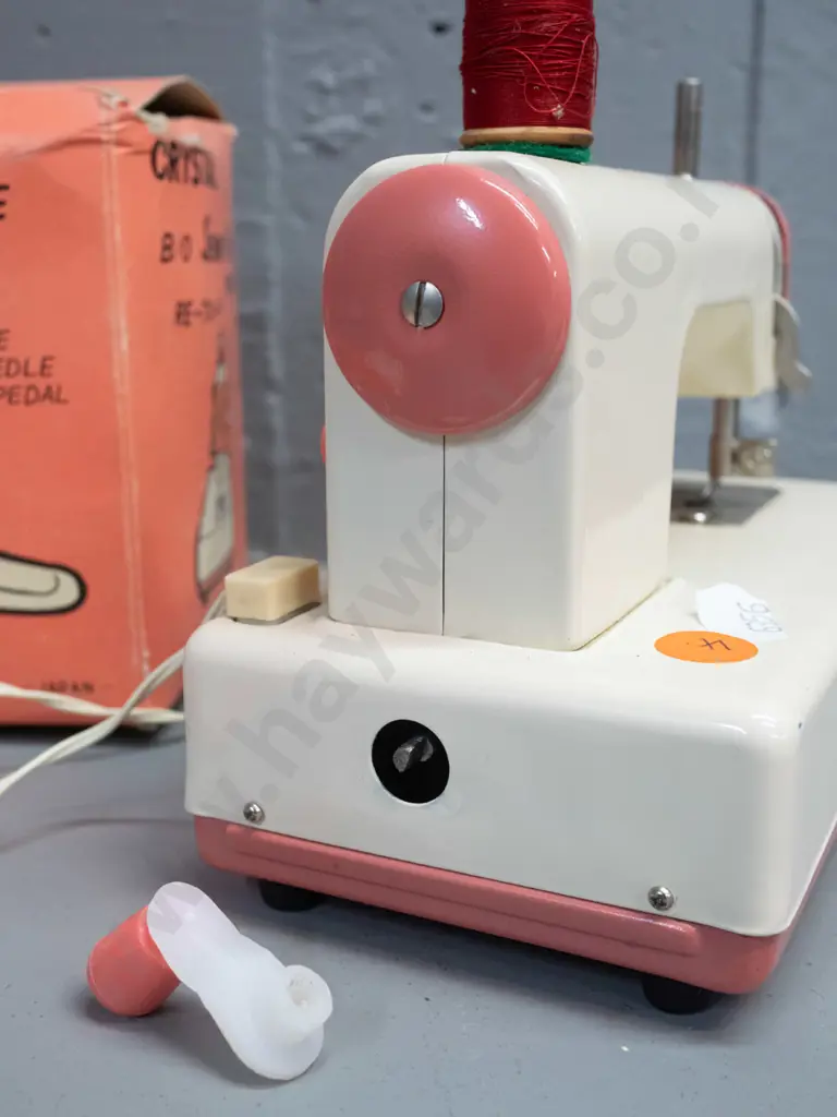 vintage "Crystal" toy sewing machine with original box, cotton spool, booklet, etc. - H-140 L-170 Image 1++