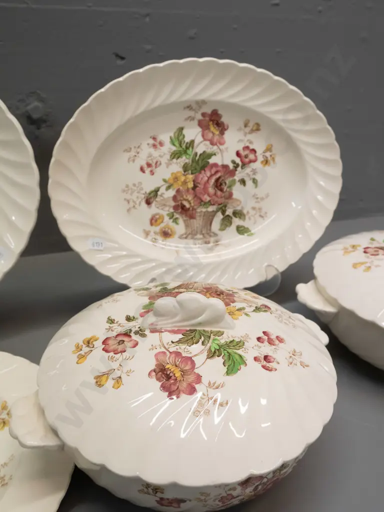 Clarice Cliff "Chelsea Rose" dinnerware - 2 lidded vegetable dishes, 2 ashetts, 2 dinner plates. Larger ashett is L-340 Image 1++