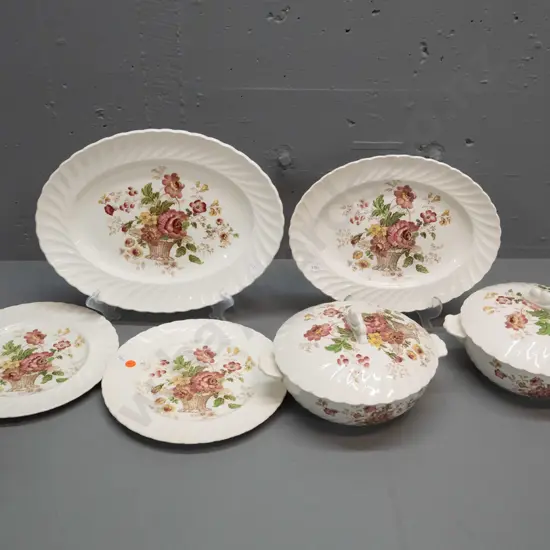 Clarice Cliff "Chelsea Rose" dinnerware - 2 lidded vegetable dishes, 2 ashetts, 2 dinner plates. Larger ashett is L-340