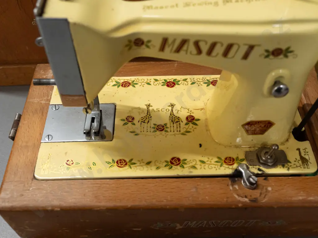 vintage child sized Mascot battery powered sewing machine with wooden dome case - made in Japan - has corrosion and Image 1++