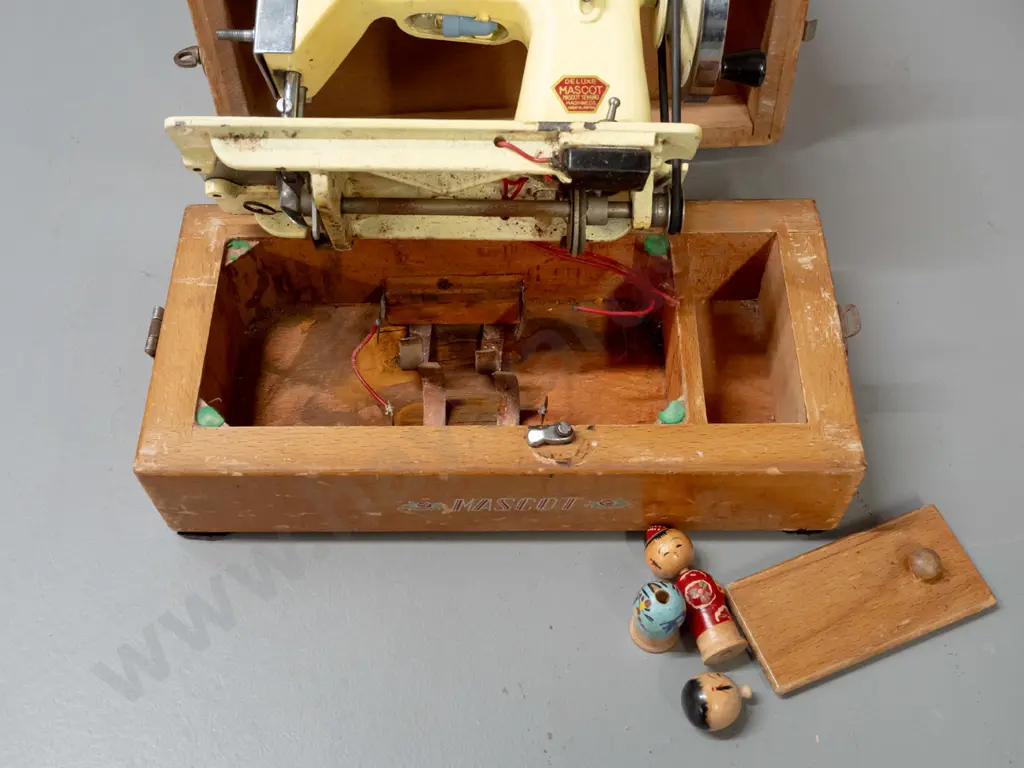 vintage child sized Mascot battery powered sewing machine with wooden dome case - made in Japan - has corrosion and Image 1++