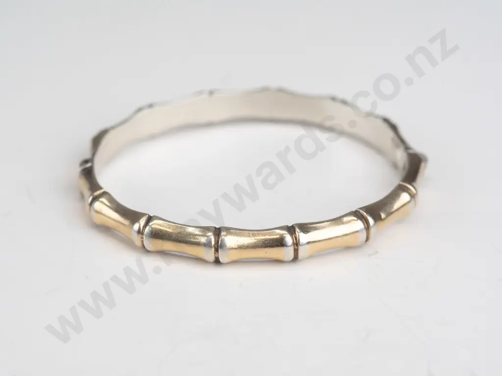 silver bangle stamped 9ct  T & G sil Image 1++