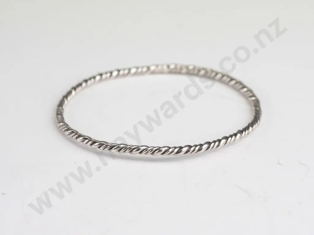 silver bangle stamped 925 Image 1++