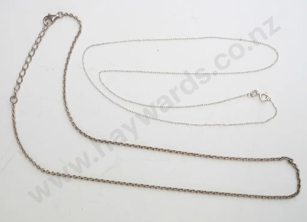 2 silver chains both stamped 925 Image 1++