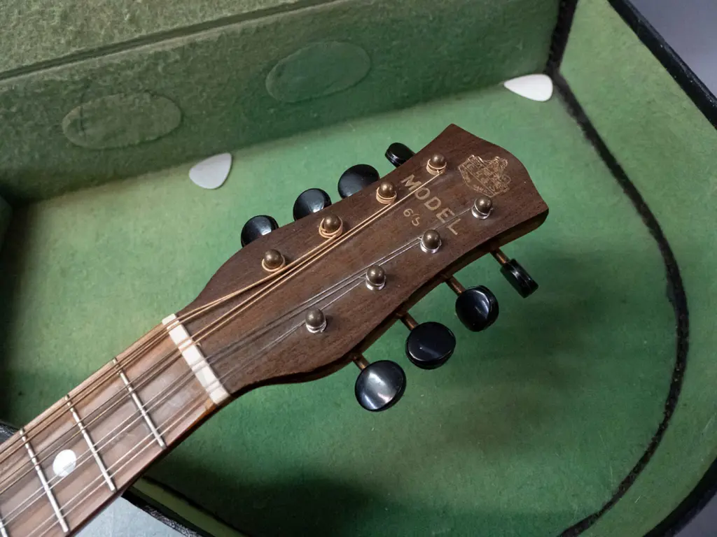 vintage G.H. & S English made banjo mandolin in case - some chipping to finish on rim, prob. needs restringing, Image 1++