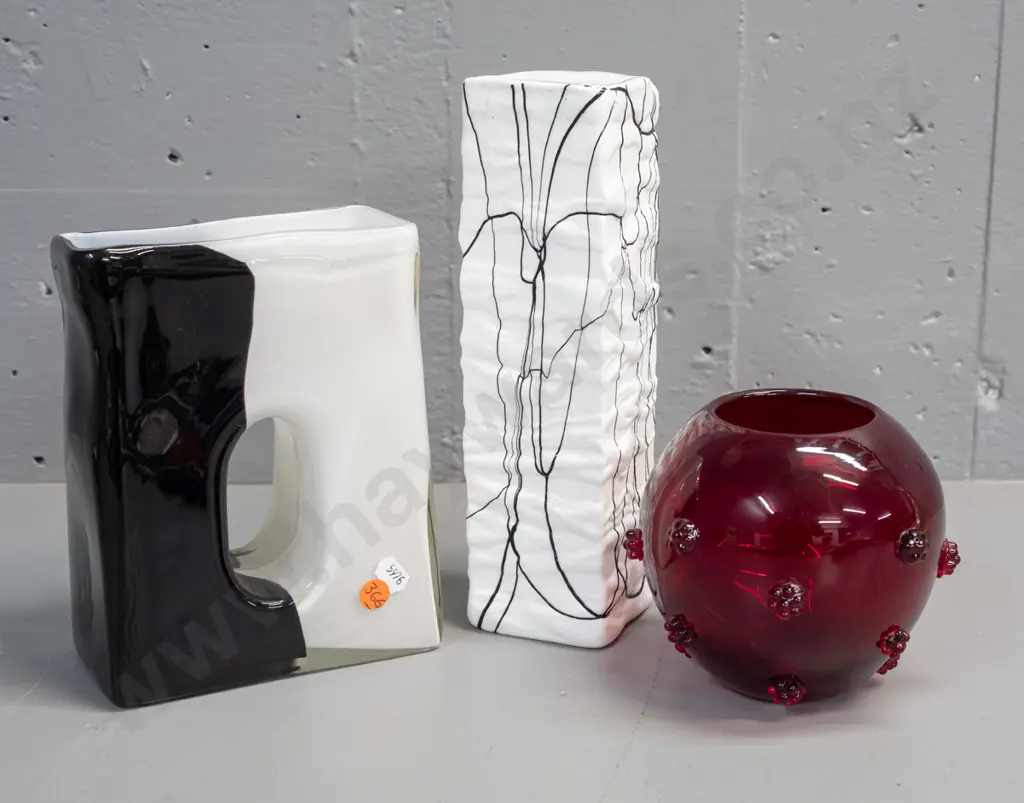 3 glass vases - black & white double slab vase, textured white with black drip square section and a ruby red ball vase Image 1++