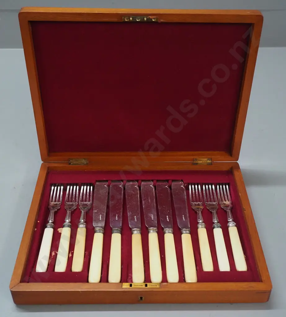 set of vintage bone-handled silver plated fish knives and forks in mahogany case, brass shield inlay in top Image 1++