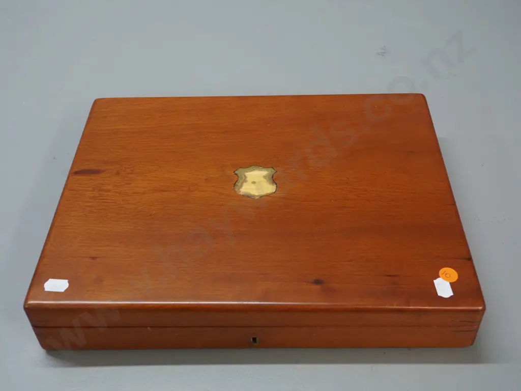 set of vintage bone-handled silver plated fish knives and forks in mahogany case, brass shield inlay in top Image 1++