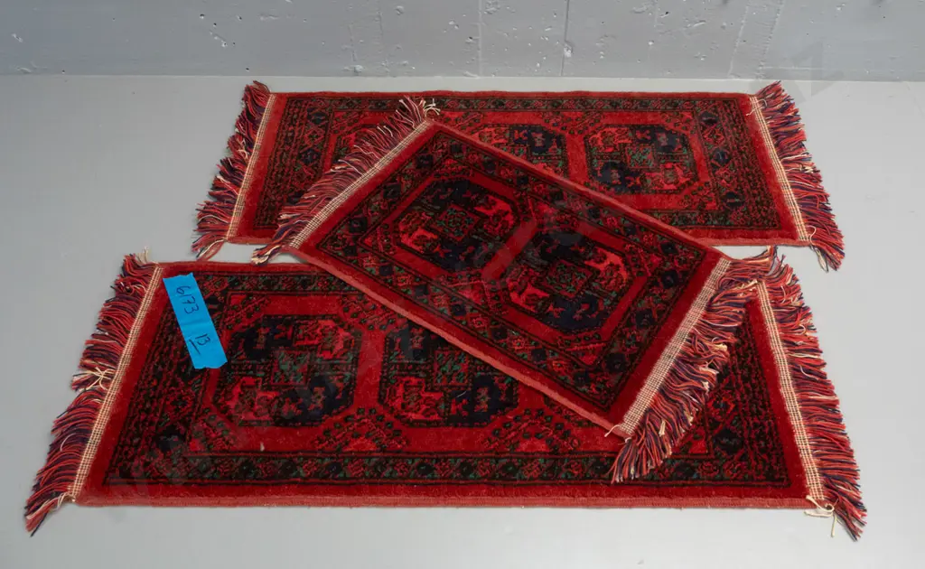 3 small Turkish style wool fringed rug pieces - red blue and greens, 2 larger size are L-830 W-340 Image 1++