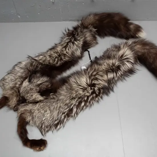 silver fox fur stole with 2 tails L-950