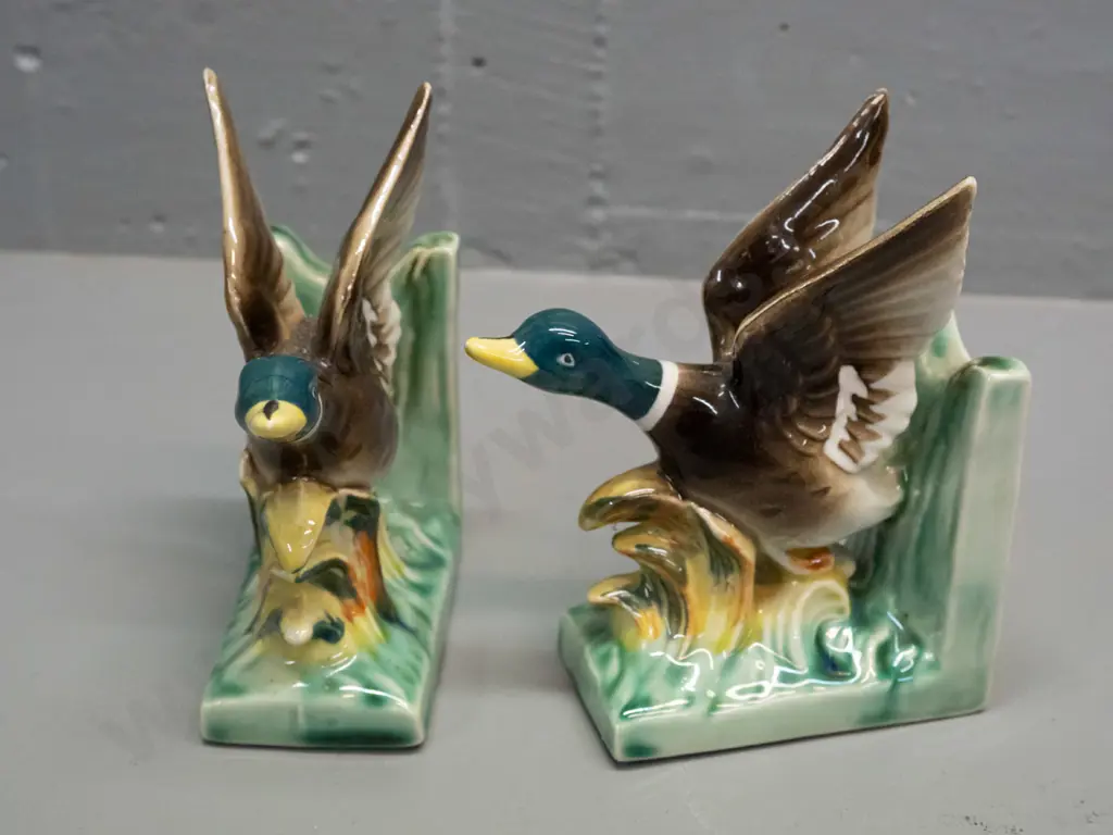 retro pair of Japanese mallard duck book ends - one wing tip has slight flaw H-140 L-100 W-60 Image 1++