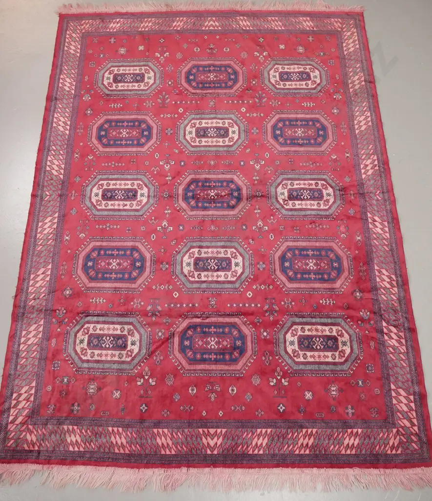 Persian style thin silk? or synthetic floor rug  / decorative throw / table rug - red dye has run into fringe L-1880 Image 1++