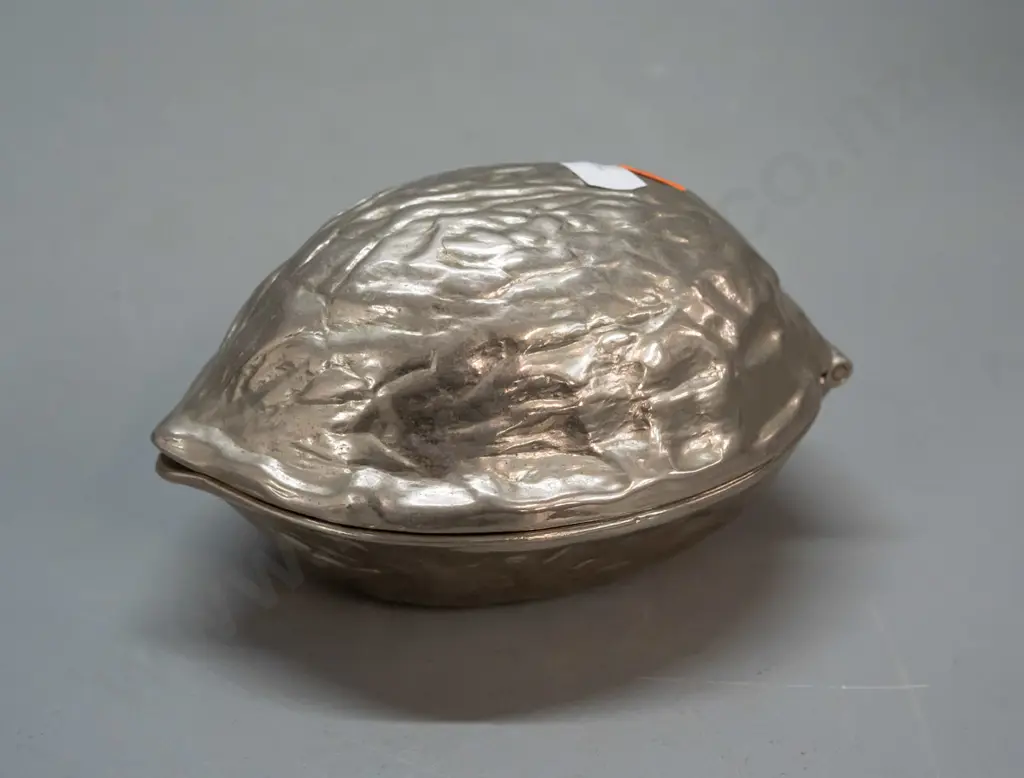 plated cast metal walnut-shaped hinged nut cracker - small patch of corrosion / discolouration inside H-80 L-140 Image 1++