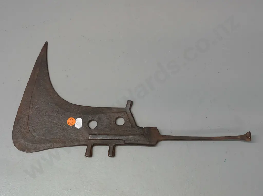 vintage Congo Mangbetu (19th century) knife with unusually shaped blade, missing handle, has corrosion to blade L-380 Image 1++