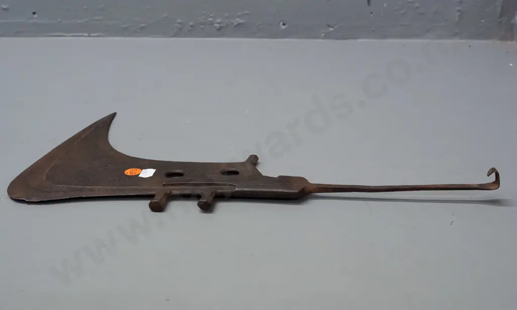 vintage Congo Mangbetu (19th century) knife with unusually shaped blade, missing handle, has corrosion to blade L-380 Image 1++