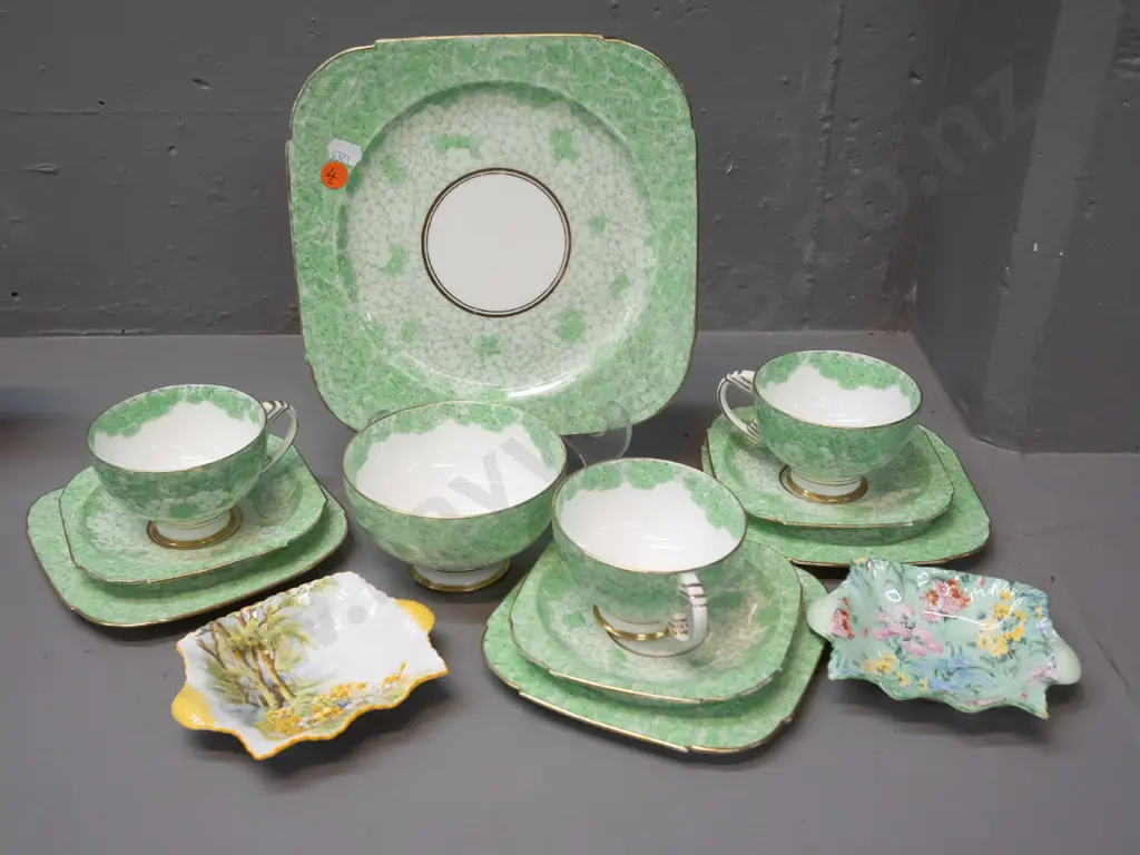 Paragon green floral and gilt part tea set - 3 trios, bowl and cake plate - and 2 small Shelley dishes. Plate is 230x230 Image 1++