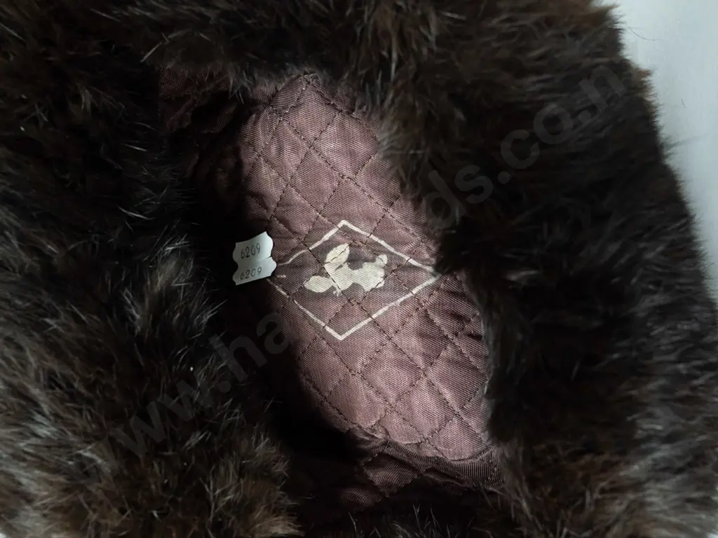 light brown fox fur stole L-1200 and a brown fur hat with tie-up ear flaps. Image 1++