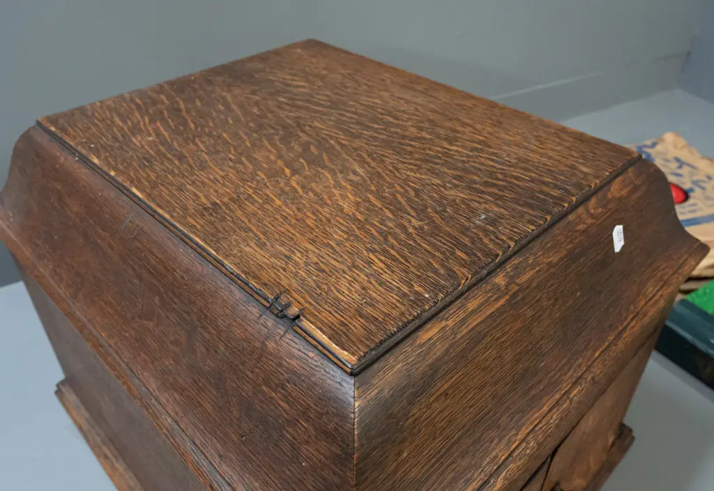 restorer's oak-cased HMV wind-up table top gramophone with Begg's Dunedin label - not functioning, auto start linkage & Image 1++