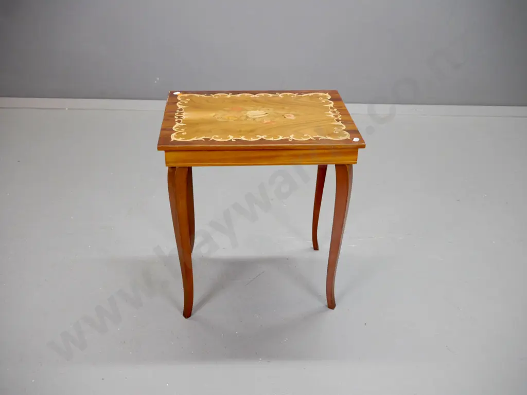 Sorrento style musical lift-lid trinket box table with inlaid timbers floral motif top - music mechanism working H-500 Image 1++