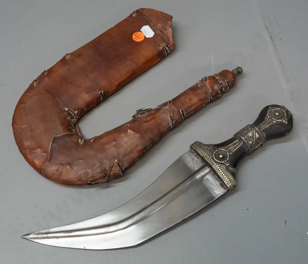 ornate Jambiya / dagger from Sadaa Yemen with metal and horn or timber handle, brass & copper decoration, Image 1++