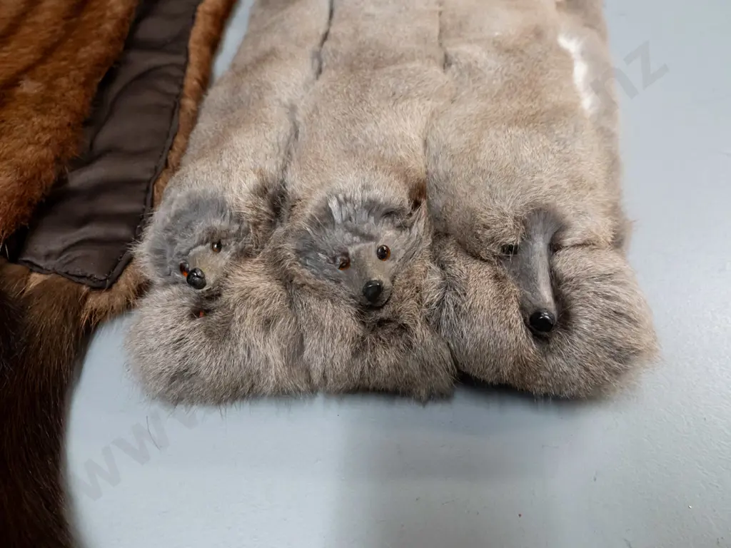 brown fur stole with 14 tail pieces, one tail half missing L-1800 W-290 Image 1++