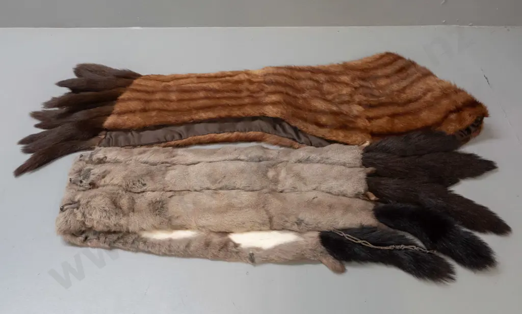 brown fur stole with 14 tail pieces, one tail half missing L-1800 W-290 Image 1++