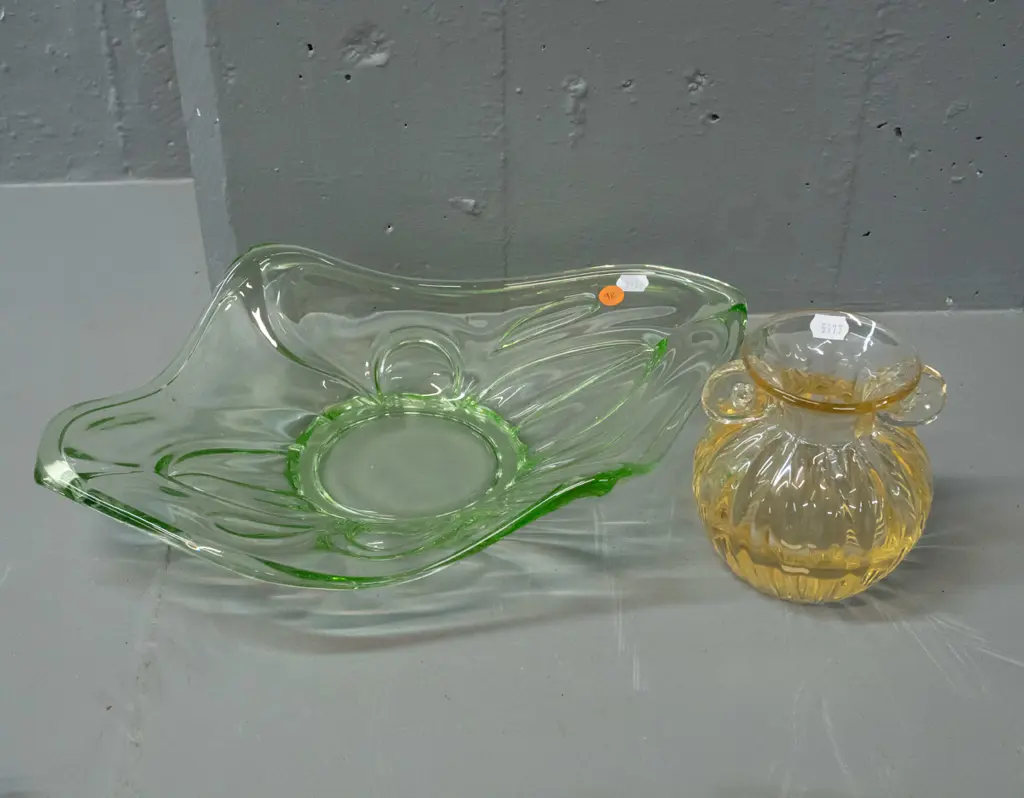 2 glass items - hand blown double handled amber vase and a moulded green shallow bowl L-380 W-270 Image 1++