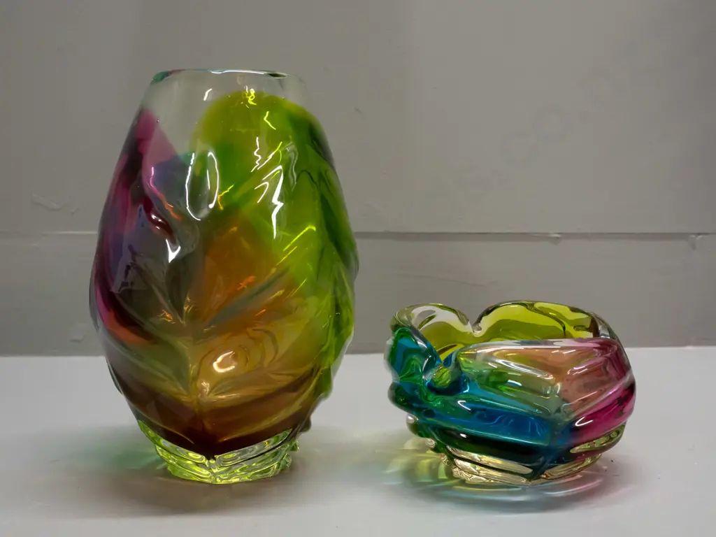 2 pieces of heavy multi coloured art glass - vase H-240 and ash-tray / dish Image 1++