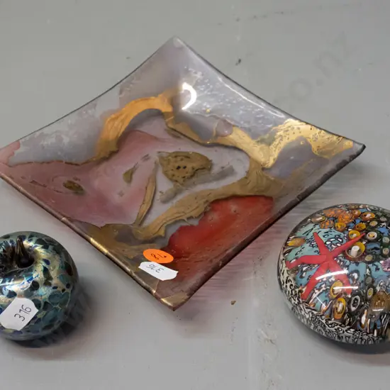 3 art glass items - paperweight with undersea motif, Isle of Wight glass apple and a small square dish 130 x 130